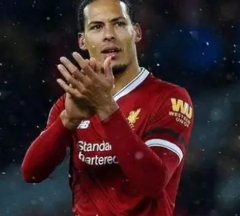 韦斯·布朗:费迪南德在个人能力上更胜范戴克一筹